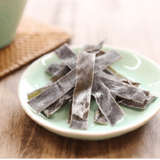 Natural kombu for snacks